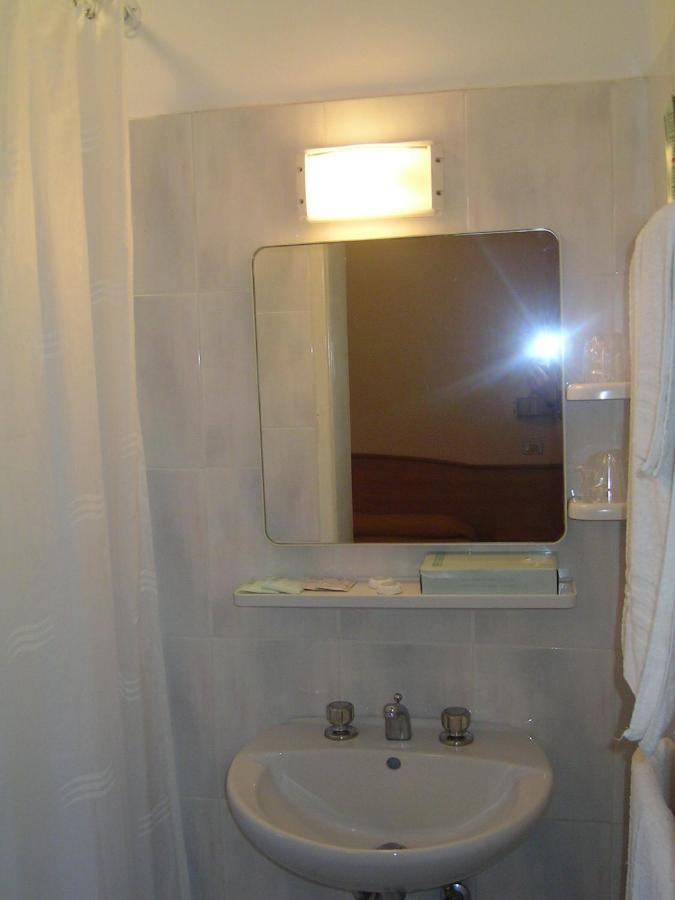 Albergo Moretti Senigallia Exteriör bild