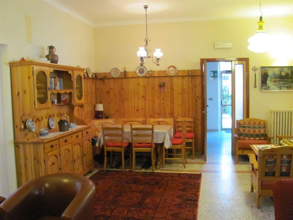 Albergo Moretti Senigallia Exteriör bild