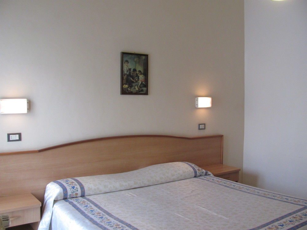 Albergo Moretti Senigallia Exteriör bild